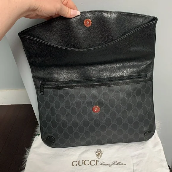 ❌SOLD❌Authentic vintage large black Gucci flap Cluch w dustbag - Picture 10 of 17